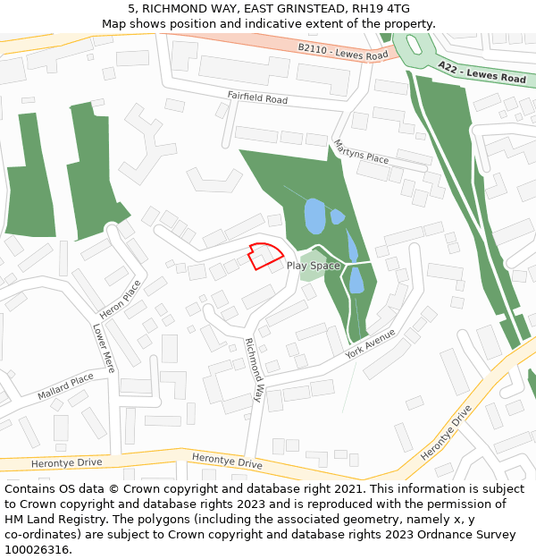 5, RICHMOND WAY, EAST GRINSTEAD, RH19 4TG: Location map and indicative extent of plot