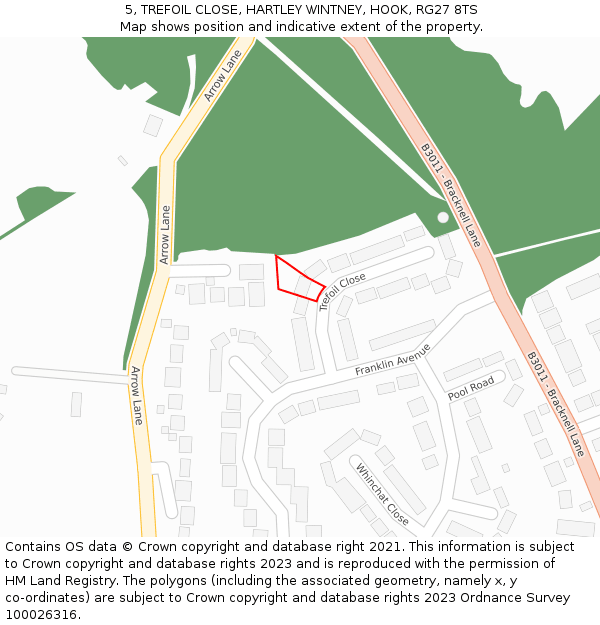 5, TREFOIL CLOSE, HARTLEY WINTNEY, HOOK, RG27 8TS: Location map and indicative extent of plot