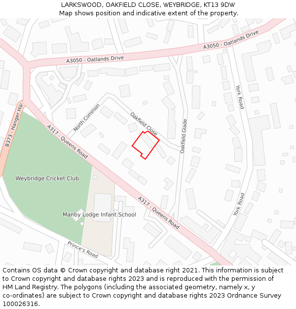 LARKSWOOD, OAKFIELD CLOSE, WEYBRIDGE, KT13 9DW: Location map and indicative extent of plot