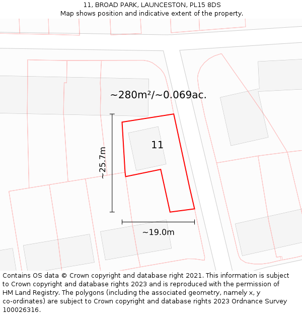 11, BROAD PARK, LAUNCESTON, PL15 8DS: Plot and title map