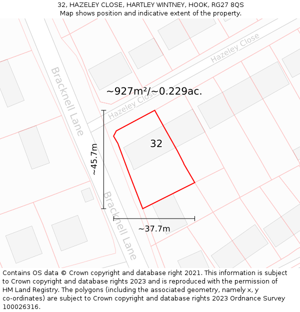 32, HAZELEY CLOSE, HARTLEY WINTNEY, HOOK, RG27 8QS: Plot and title map