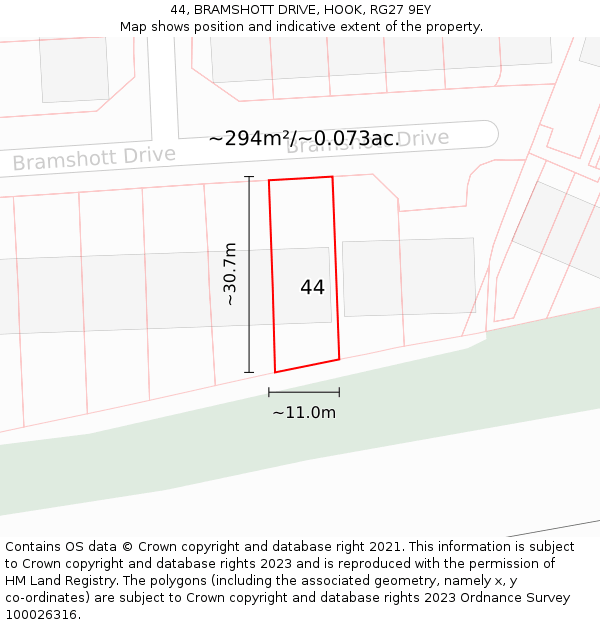 44, BRAMSHOTT DRIVE, HOOK, RG27 9EY: Plot and title map